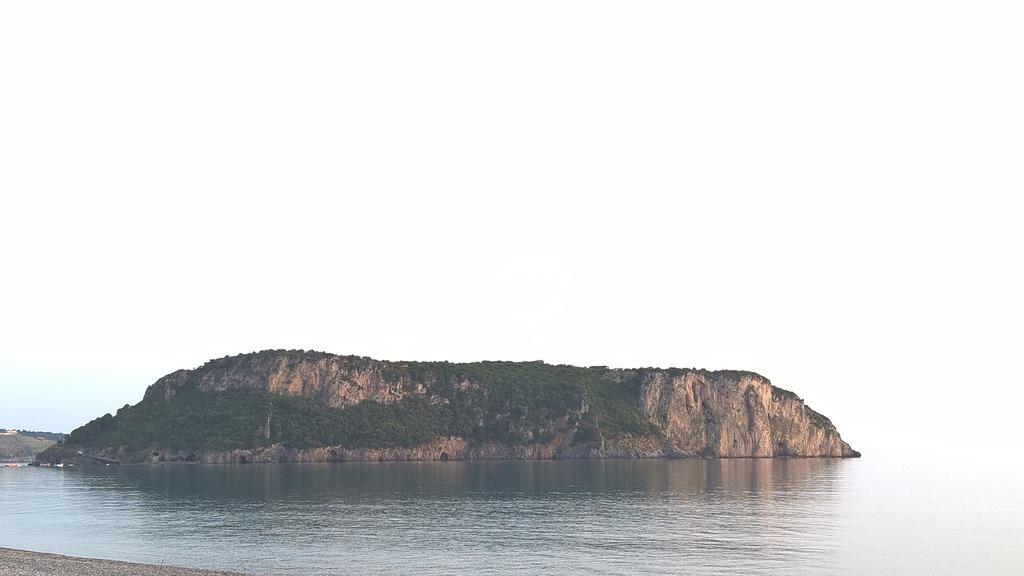 La Corte Delle Rose B&B Praia a Mare Bagian luar foto